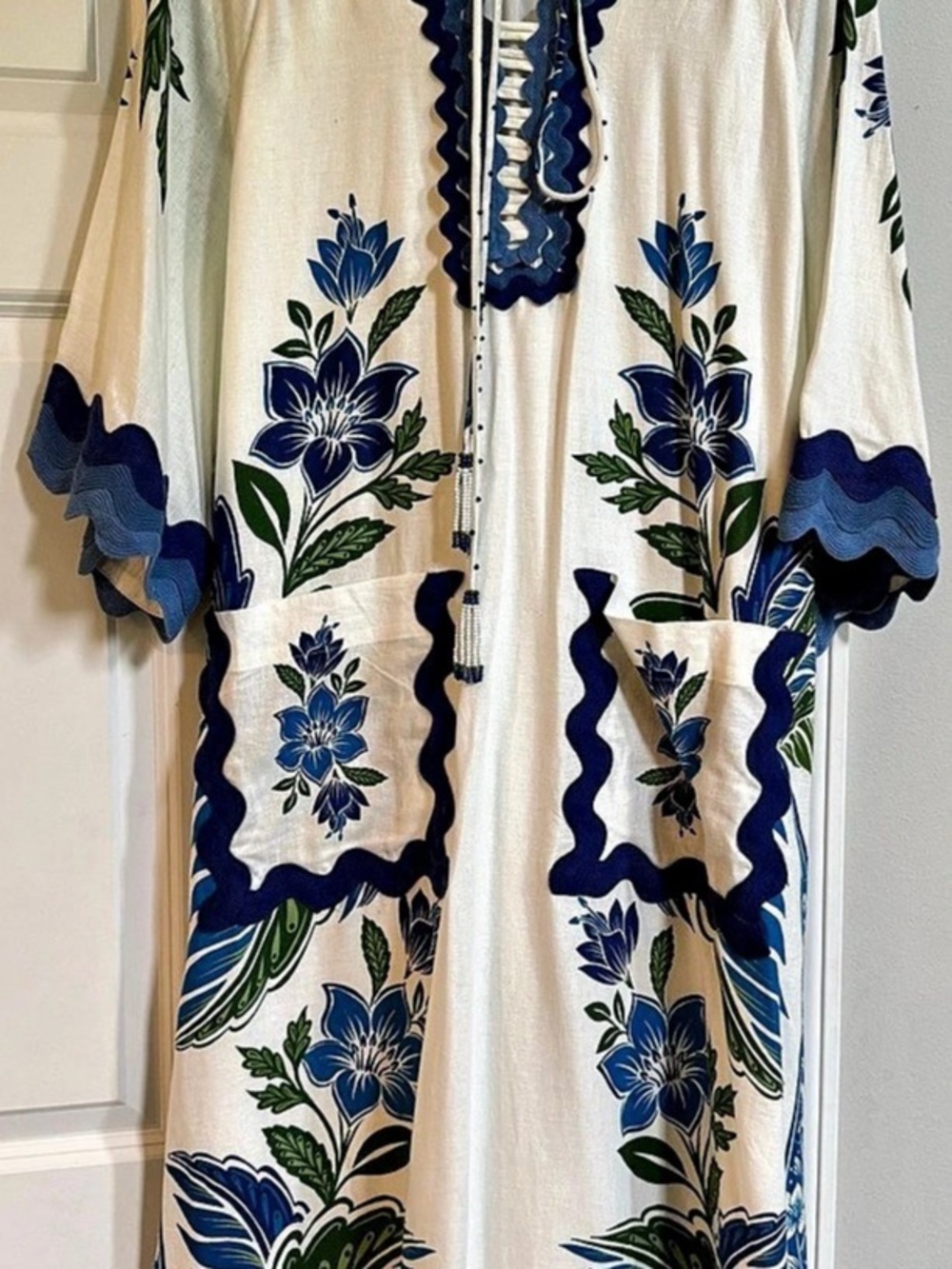 FARM Floral Maxi Dress in White & Blue Size Large Like New
